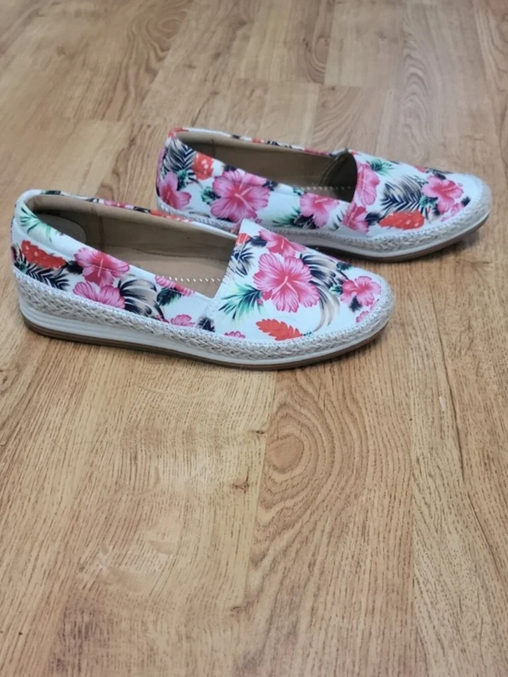 Comfortview Pink Green White Floral Canvas Espadrille Slip On Shoes Size 9W